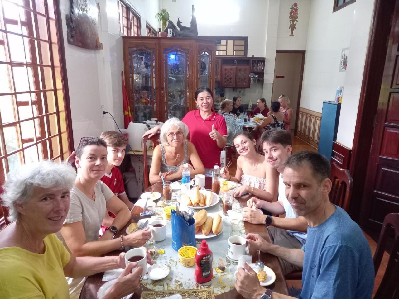 Hoa Phuong Guesthouse Dong Ha Eksteriør bilde