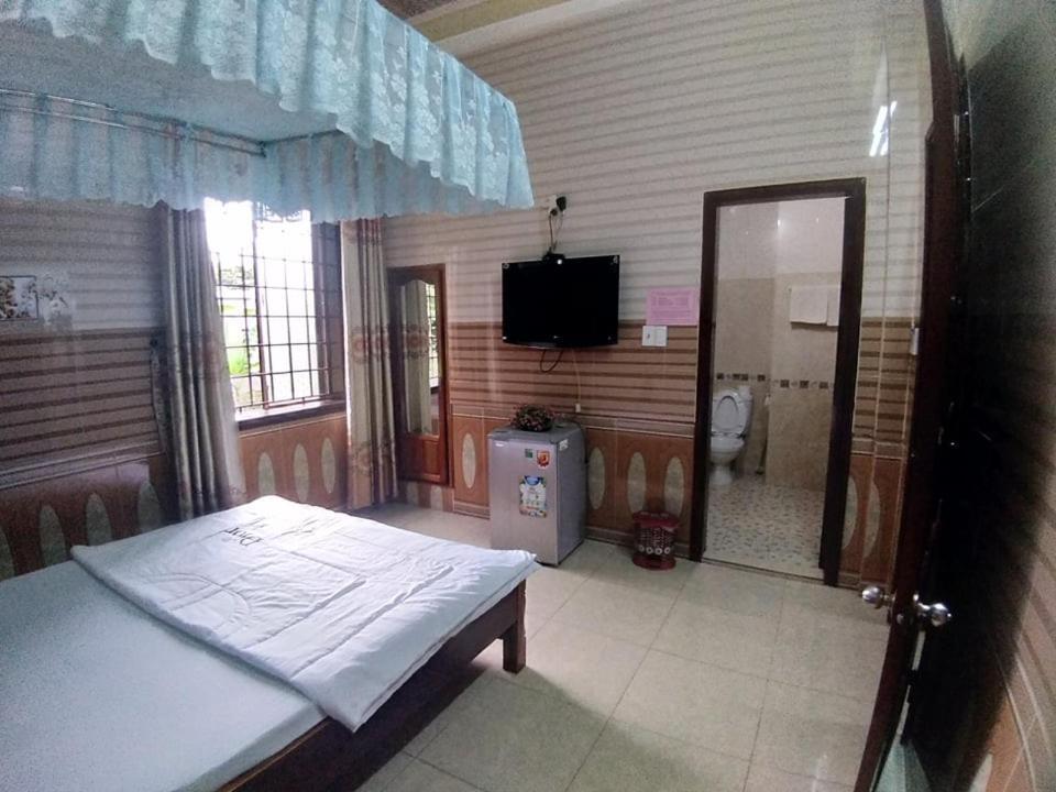 Hoa Phuong Guesthouse Dong Ha Eksteriør bilde